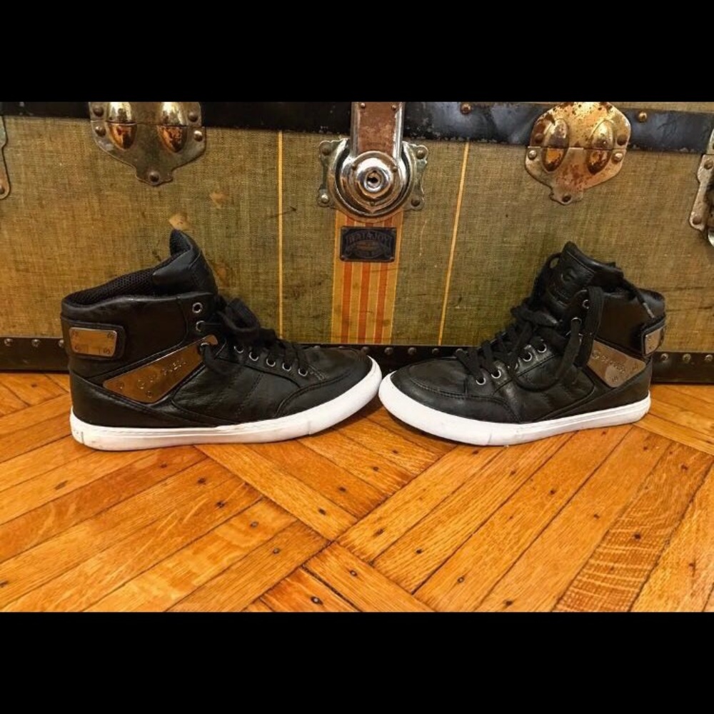 Black leather Guess high tops with metal plating